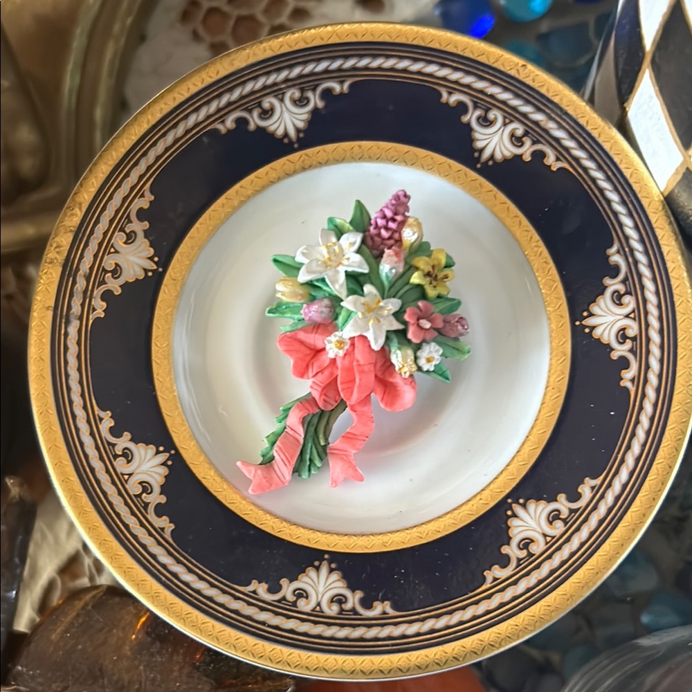 Vintage Bouquet of Flowers Lapel Pin